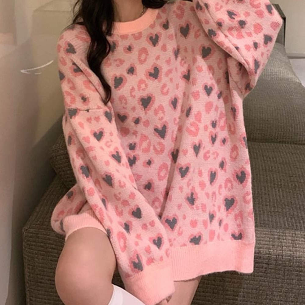 Versona Woman’s Large Pink & Grey Cheetah Print Heart Pattern Crew Neck Sweater